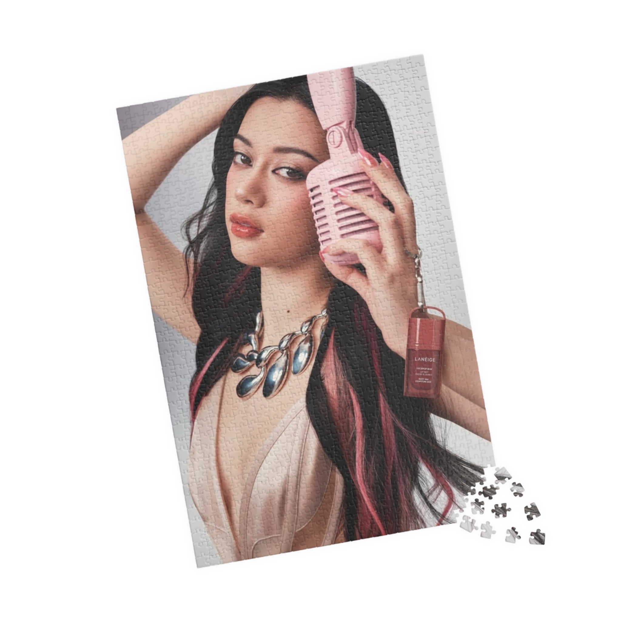 Katseye Megan Puzzle (1014-piece)